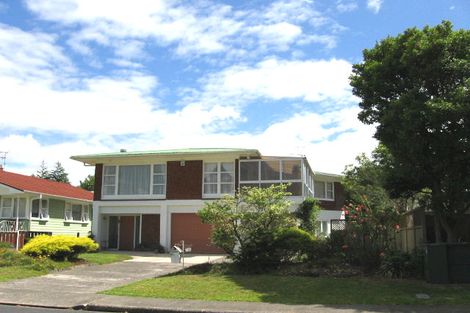 Photo of property in 50 Sylvia Road, Hillcrest, Auckland, 0627