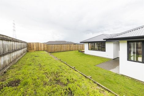 Photo of property in 202 Pacific Drive, Fitzherbert, Palmerston North, 4410