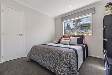 Photo of property in 22b Sunnyvale Road, Swanson, Auckland, 0614