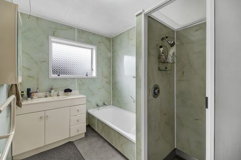 Photo of property in 28 Graham Street, Eltham, 4322