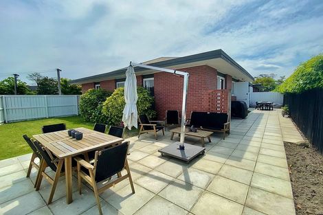 Photo of property in 1/12 Penhelig Place, Burnside, Christchurch, 8053