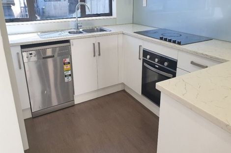 Photo of property in 16 Millcroft Lane, Ranui, Auckland, 0612