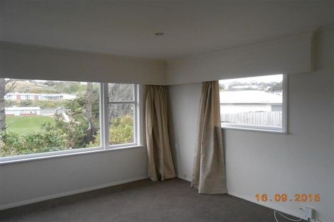 Photo of property in 26 Robert Street, Newlands, Wellington, 6037