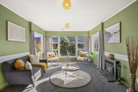 Photo of property in 12 Ranui Terrace, Tawa, Wellington, 5028