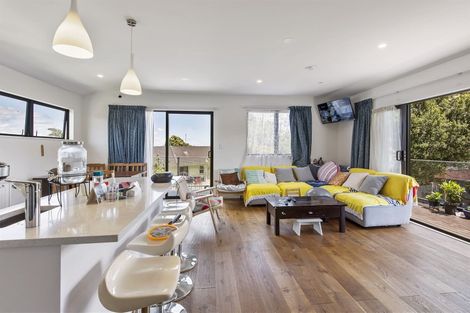 Photo of property in 103 Hutchinsons Road, Bucklands Beach, Auckland, 2014