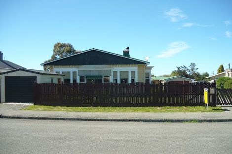 Photo of property in 15 Rhodes Street, Waimate, 7924