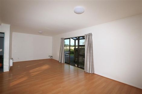 Photo of property in 2/58 Park Road, Glenfield, Auckland, 0629