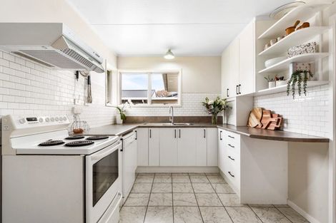 Photo of property in 37 James Cook Street, Havelock North, 4130