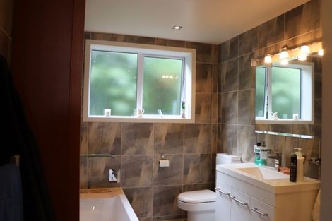 Photo of property in 80 Marine Parade, Bluff, 9814