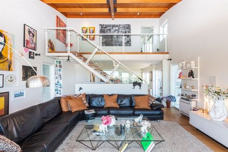 Photo of property in 5 Cecil Wood Way, Richmond Hill, Christchurch, 8081