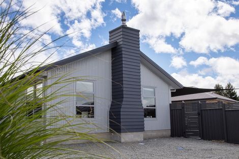 Photo of property in 17 Rhoboro Road, Twizel, 7901