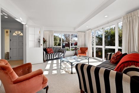 Photo of property in 158 Heta Road, Highlands Park, New Plymouth, 4312