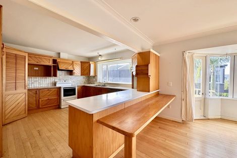 Photo of property in 13 Peter Terrace, Castor Bay, Auckland, 0620
