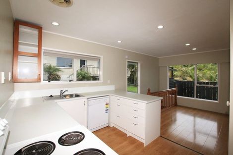 Photo of property in 20 Simon Ellice Drive, Bayview, Auckland, 0629