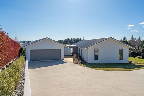 Photo of property in 47 Botanical Heights Drive, Waipahihi, Taupo, 3330