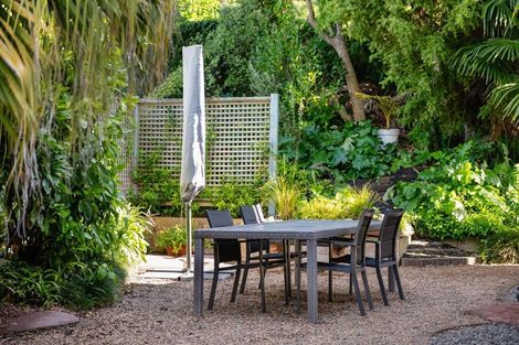 Photo of property in 2 Minchin Crescent, St Andrews, Hamilton, 3200