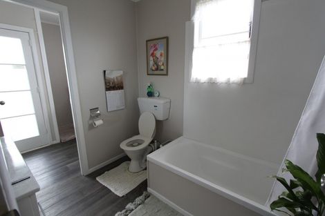 Photo of property in 194 Balmoral Drive, Tokoroa, 3420