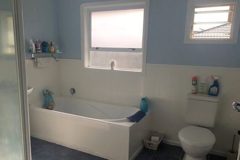 Photo of property in 8 Dover Road, St Andrews, Hamilton, 3200