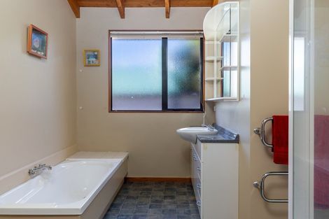 Photo of property in 14 Admiralty Place, Waikawa, Picton, 7220