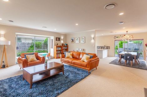 Photo of property in 1/217 Mcleod Street, Camberley, Hastings, 4120