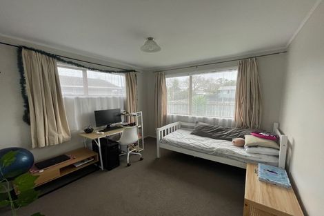 Photo of property in 15 Lisa Rise, Half Moon Bay, Auckland, 2012