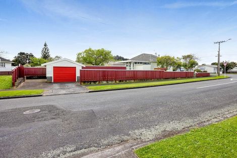 Photo of property in 2 Acourt Street, Hawera, 4610