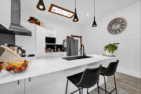 Photo of property in 17 Clifford Street, Hawera, 4610