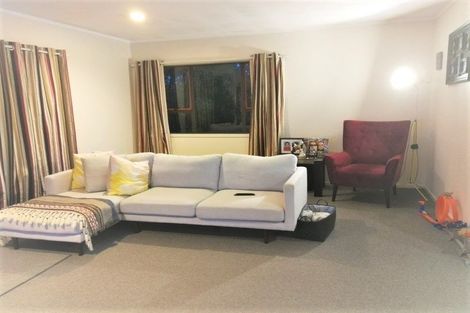 Photo of property in 2/31 Mountbatten Avenue, Hillcrest, Auckland, 0627