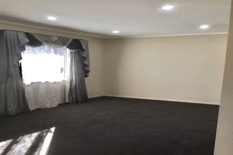 Photo of property in 2/421 Mount Albert Road, Mount Roskill, Auckland, 1041