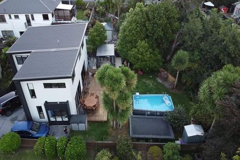 Photo of property in 32a Aubrey Street, New Plymouth, 4310