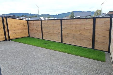 Photo of property in 15 Joseph Bolton Crescent, Wallaceville, Upper Hutt, 5018