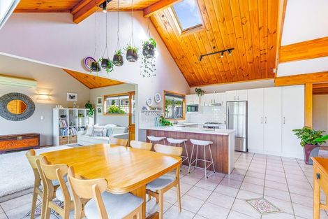 Photo of property in 2/397 East Coast Road, Mairangi Bay, Auckland, 0630