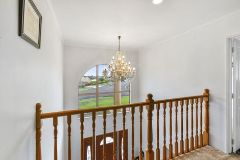 Photo of property in 1 Astelia Place, Goodwood Heights, Auckland, 2105