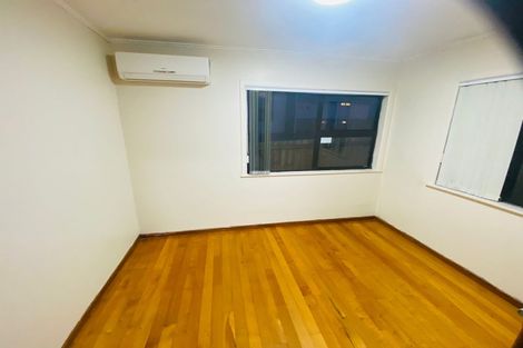 Photo of property in 65 Divich Avenue, Te Atatu South, Auckland, 0610