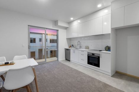 Photo of property in 57b Edmonton Road, Henderson, Auckland, 0612