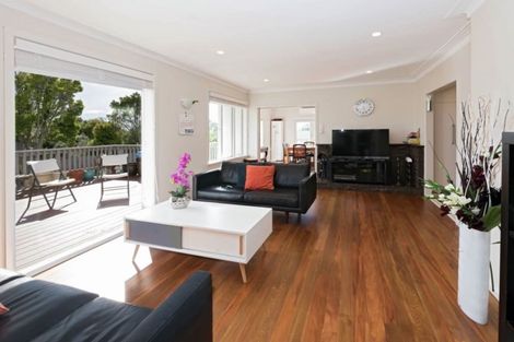 Photo of property in 8 Evelyn Road, Cockle Bay, Auckland, 2014