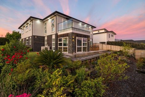 Photo of property in 2 Tauwaka Crescent, Riverhead, 0820