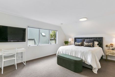Photo of property in 10a Tutchen Avenue, Mount Victoria, Wellington, 6011