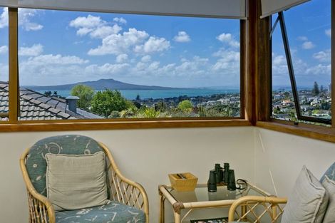 Photo of property in 2/39 Parr Terrace, Castor Bay, Auckland, 0620