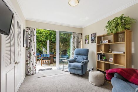 Photo of property in 12 Madison Place, Miramar, Wellington, 6022