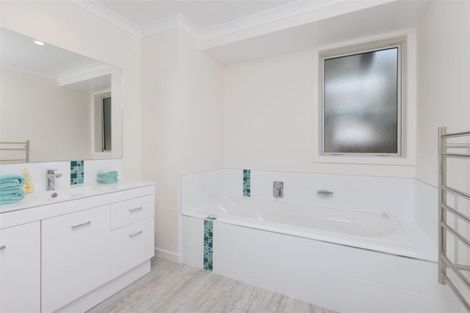 Photo of property in 5a Rotokauri Road, Nawton, Hamilton, 3200