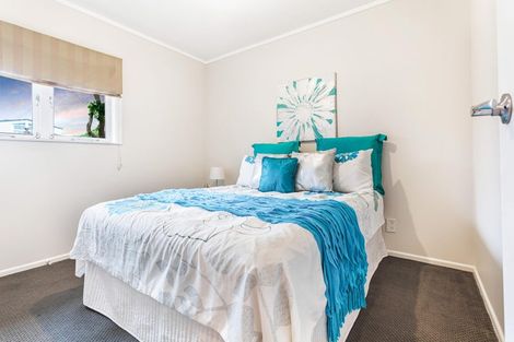 Photo of property in 6 Crompton Road, Massey, Auckland, 0614
