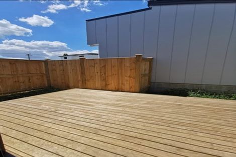 Photo of property in 13a Windermere Crescent, Blockhouse Bay, Auckland, 0600