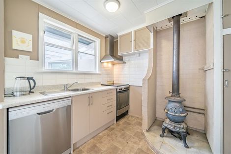 Photo of property in 4 Mckay Street, Wainuiomata, Lower Hutt, 5014