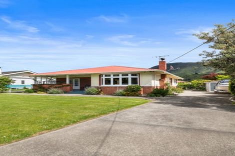 Photo of property in 27 Devon Street, Picton, 7220