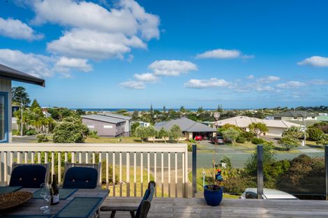 Photo of property in 17 Driftwood Place, Mangawhai Heads, Mangawhai, 0505