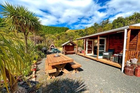 Photo of property in 1665 Matapouri Road, Matapouri, Whangarei, 0173