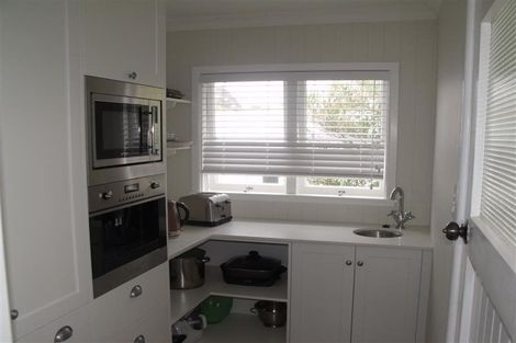 Photo of property in 2 Lovat Street, Havelock North, 4130