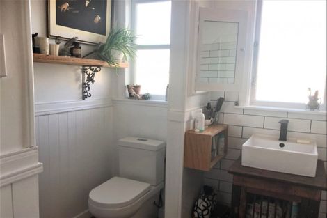 Photo of property in 2 Leicester Street, Picton, 7220