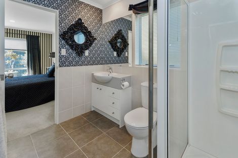 Photo of property in 44 Aberdeen Crescent, Wattle Downs, Auckland, 2103